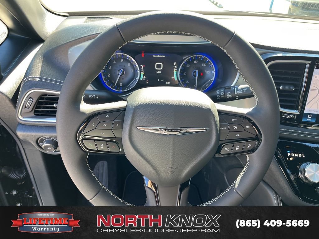 New 2026 Chrysler Pacifica Limited image 8