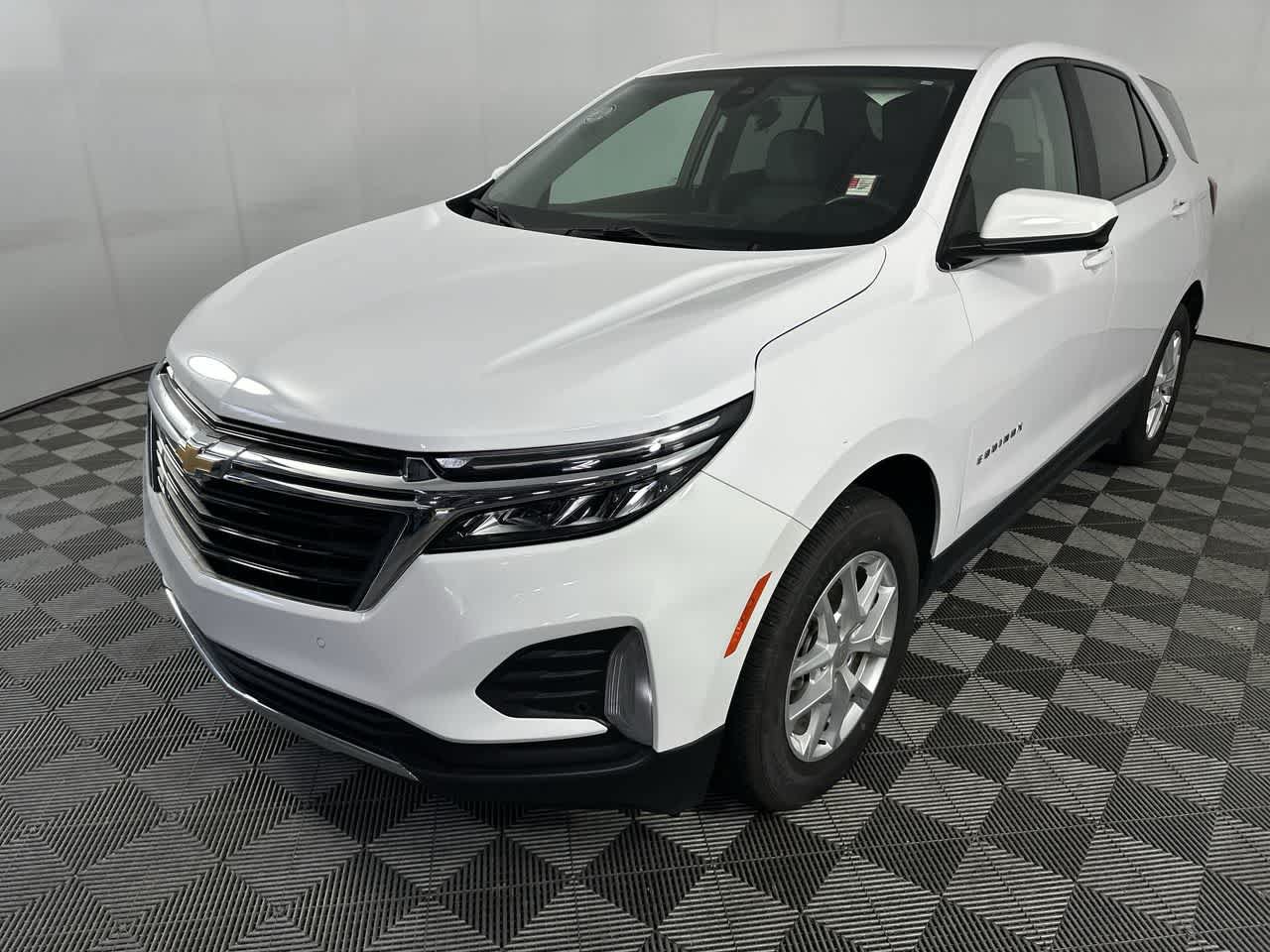 Used 2024 Chevrolet Equinox LT AWD/4WD image 13