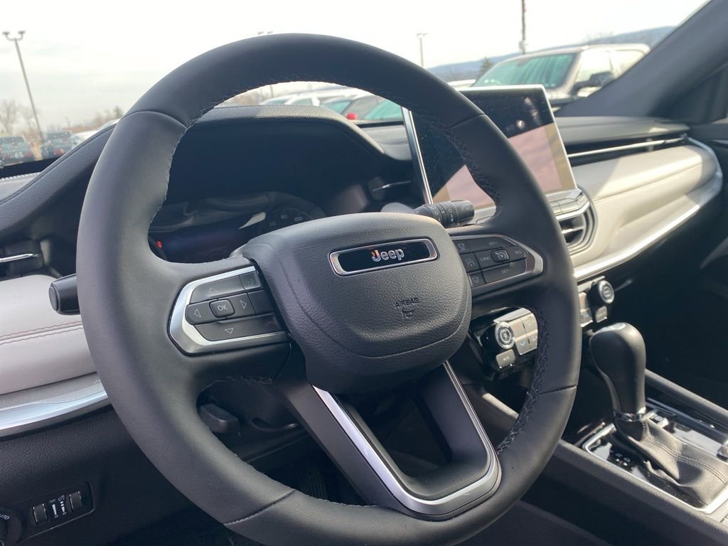 Certified 2025 Jeep Compass Limited image 8