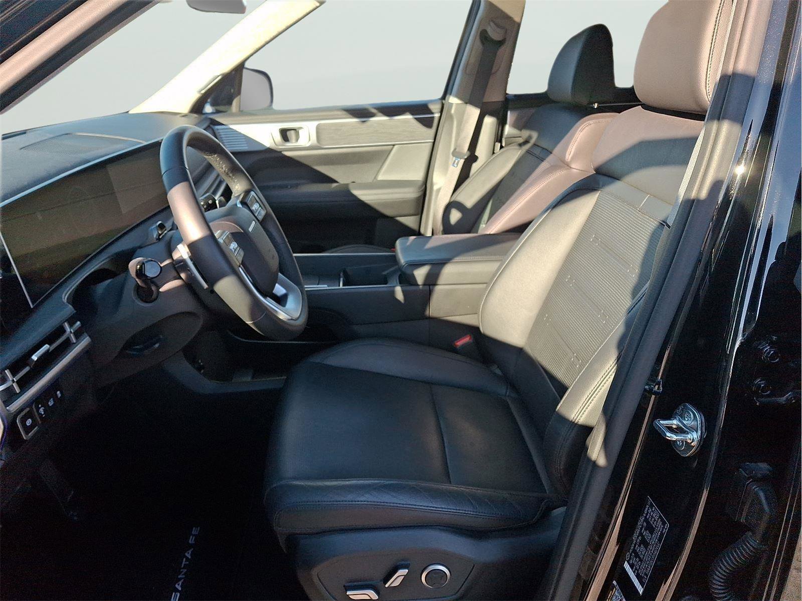 Used 2025 Hyundai Santa Fe Limited image 13