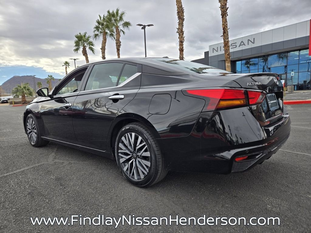 Used 2024 Nissan Altima 2.5 SV image 4