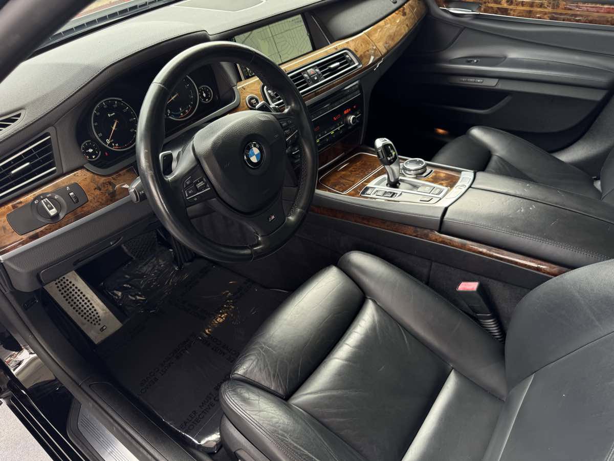 Used 2014 BMW 750Li RWD image 15