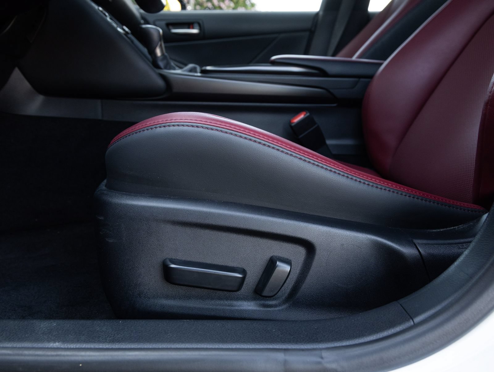 Used 2025 Lexus IS 350 F Sport w/ Accessory Package RWD image 19