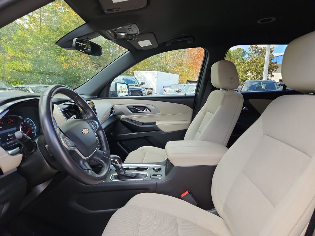 Used 2022 Chevrolet Traverse LT image 23