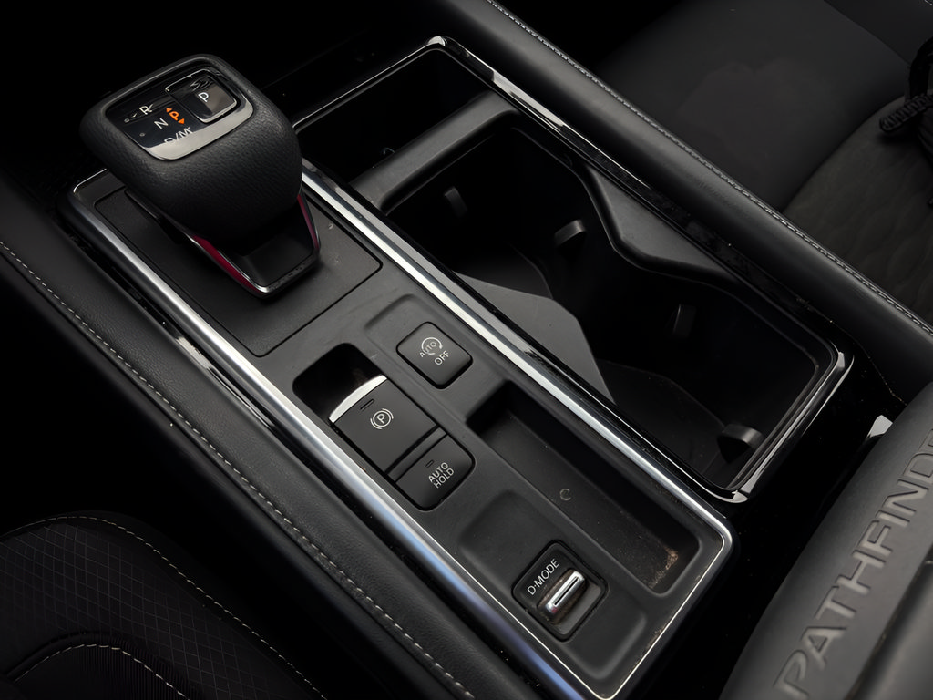 Certified 2023 Nissan Pathfinder SV FWD image 33