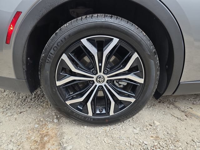 Used 2023 Toyota Crown AWD/4WD image 20