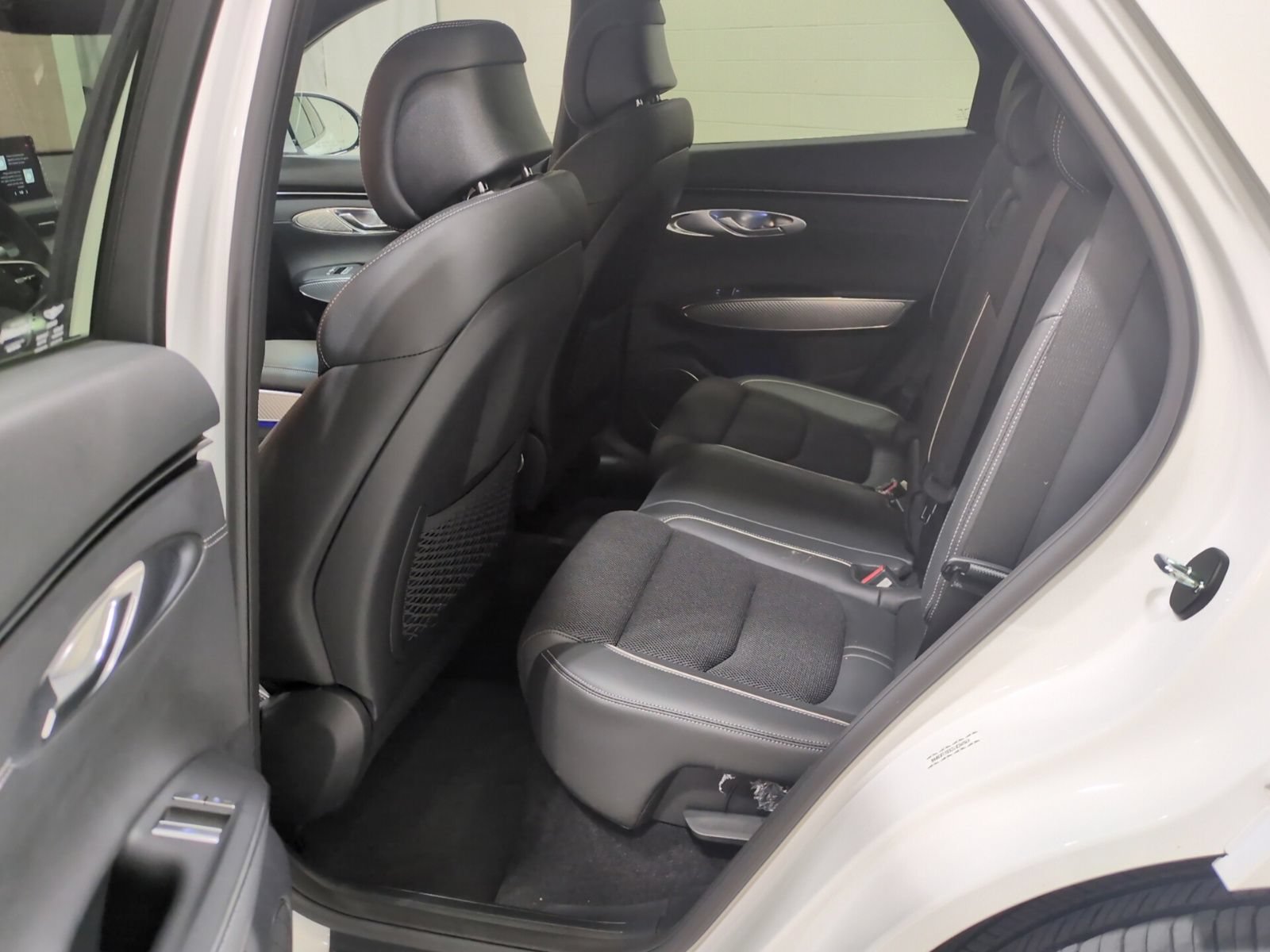 Certified 2025 Genesis GV70 3.5T Sport AWD/4WD image 14