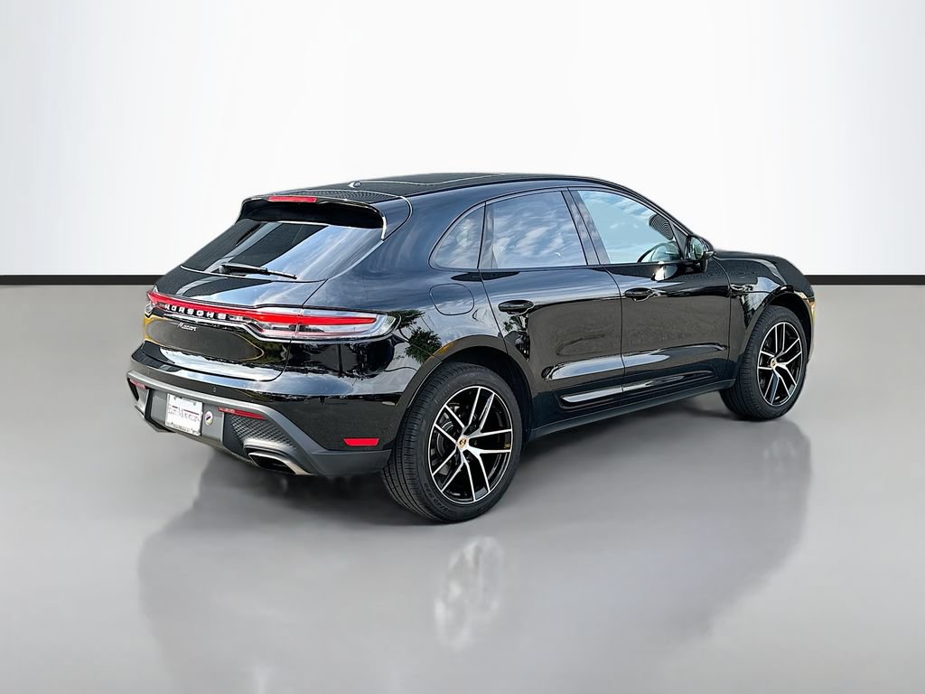 Certified 2026 Porsche Macan AWD/4WD image 9