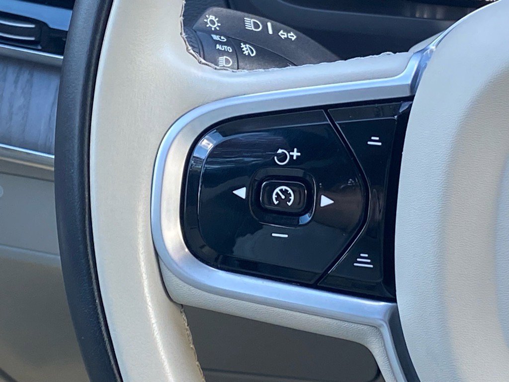 Used 2022 Volvo XC90 T6 Inscription image 5