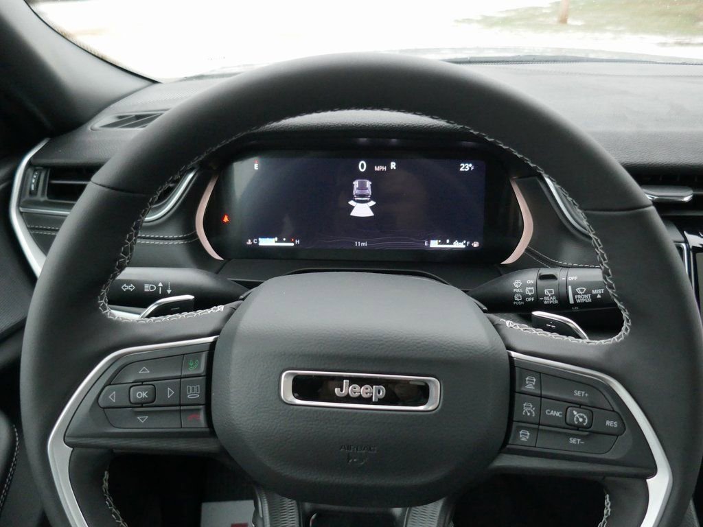 New 2025 Jeep Grand Cherokee Altitude image 22