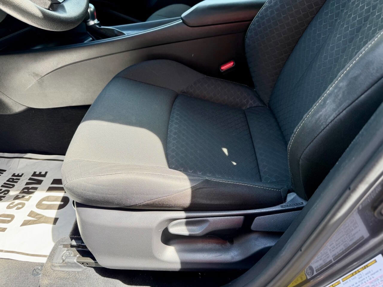 Used 2021 Toyota C-HR LE FWD image 23