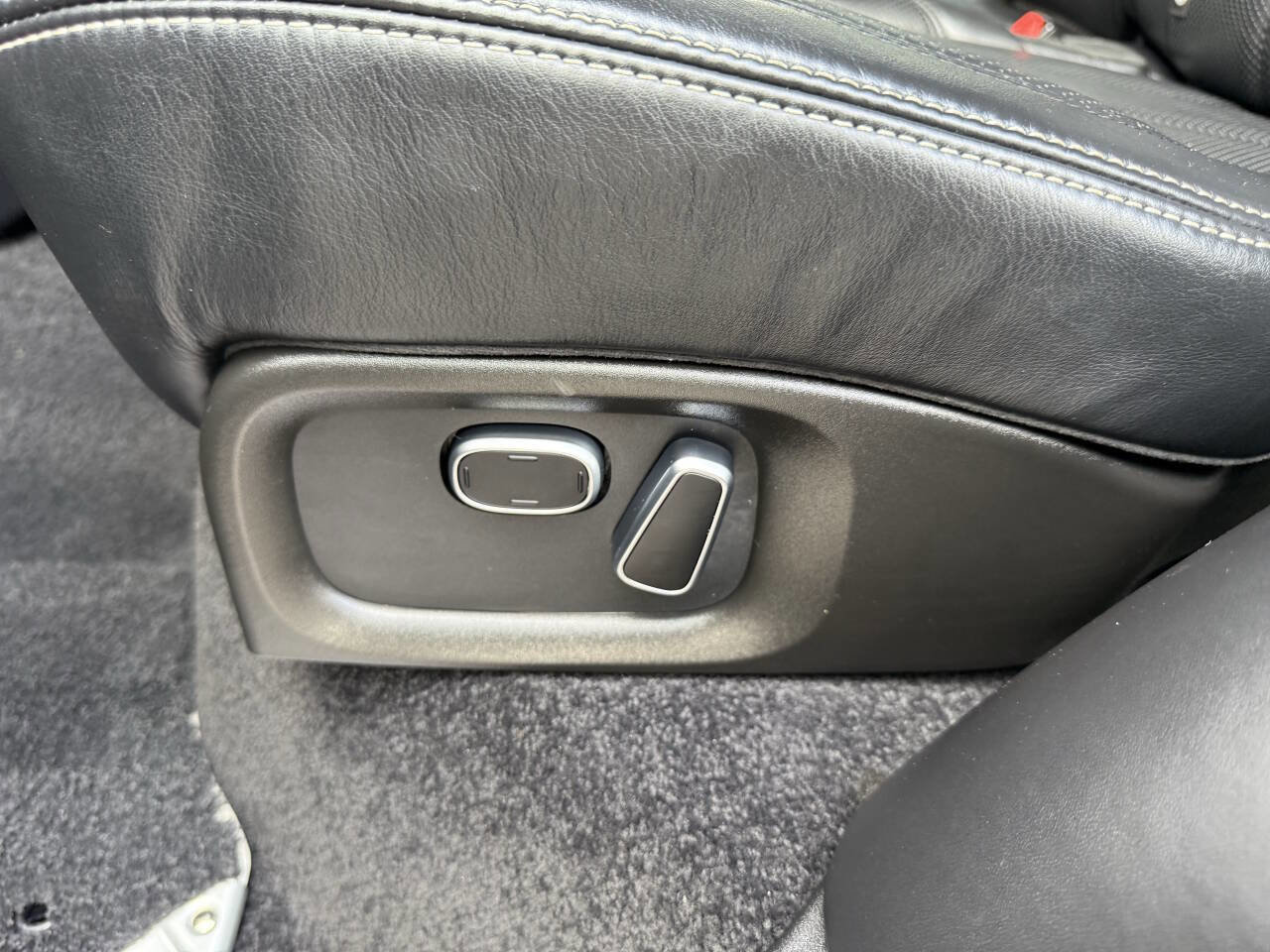 Used 2015 Land Rover Range Rover Autobiography image 22