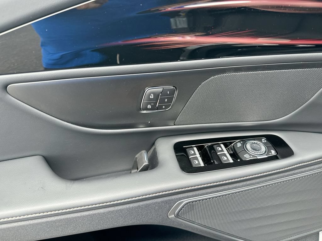 New 2025 Lincoln Nautilus Premier w/ Jet Appearance Package AWD/4WD image 21