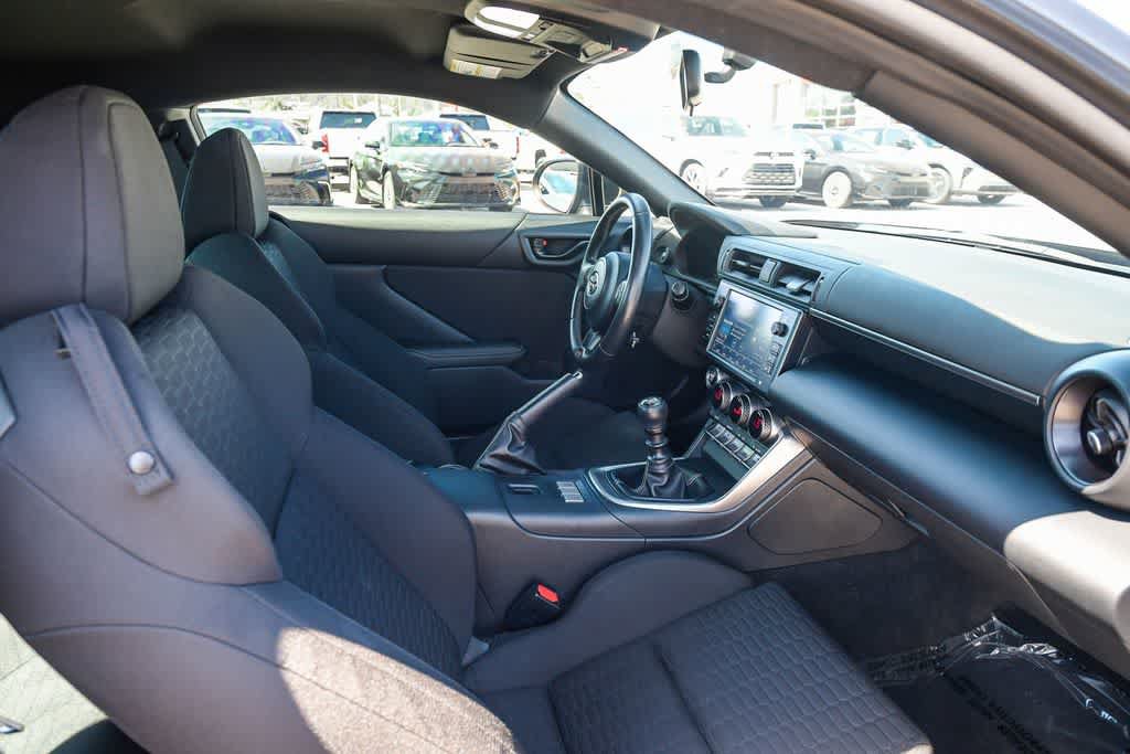 Used 2023 Toyota GR86 w/ ALL Weather Mat Package (TMS) RWD image 18