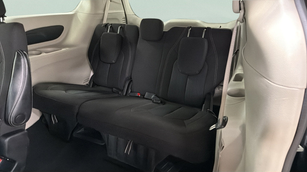 Used 2023 Chrysler Voyager LX FWD image 34
