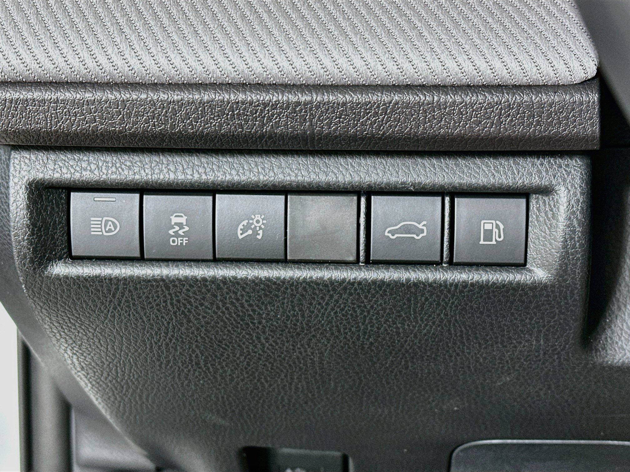 Used 2026 Toyota Camry SE FWD image 17