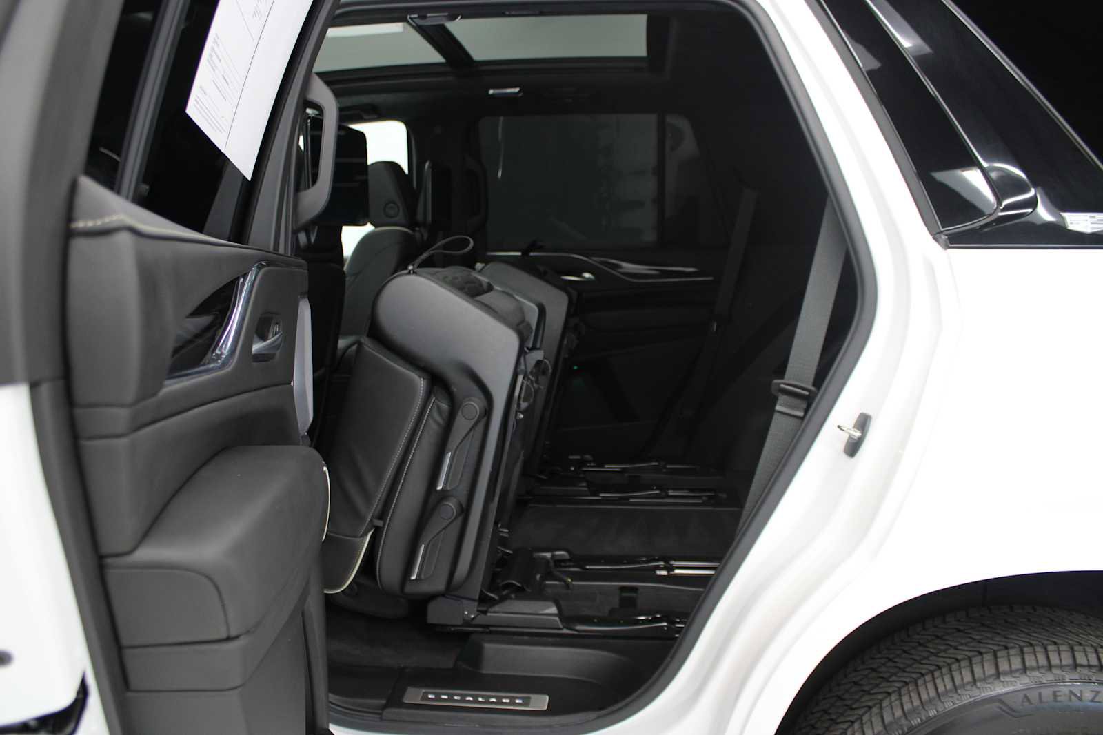 Used 2023 Cadillac Escalade V w/ LPO, ONYX Package image 55