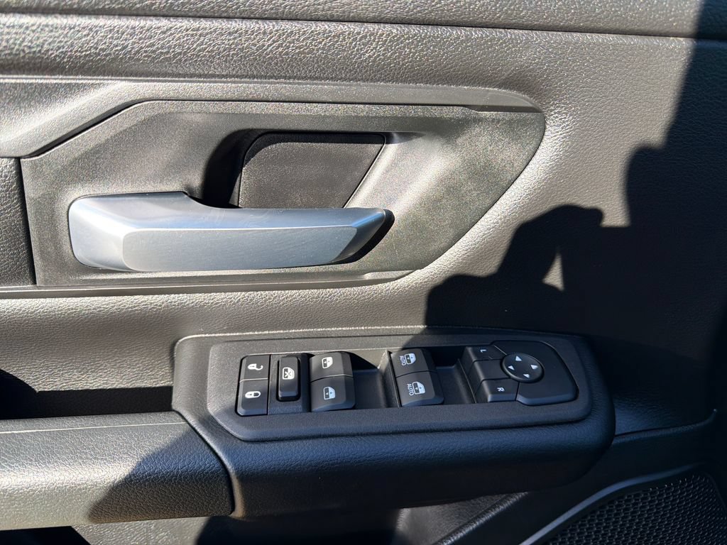 Used 2025 RAM 1500 Tradesman w/ Night Edition AWD/4WD image 17