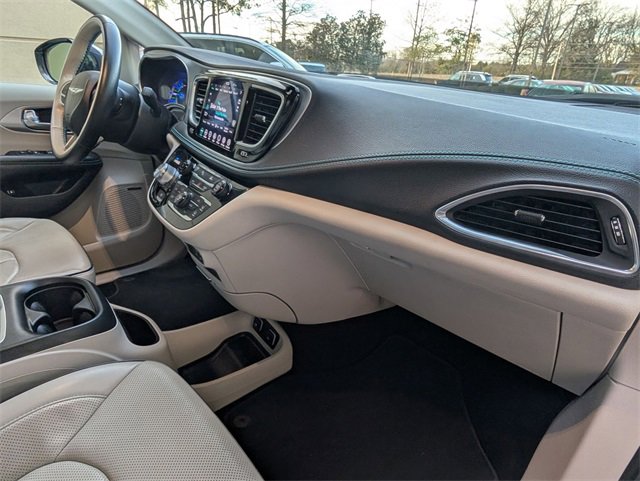 Used 2019 Chrysler Pacifica Limited w/ Advanced Safetytec Group image 20