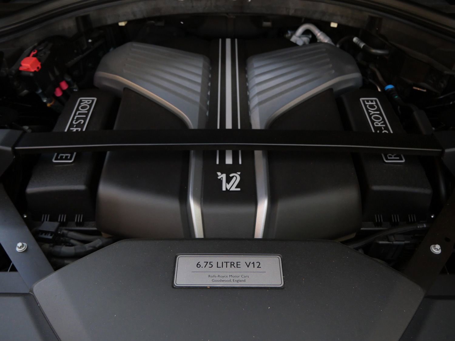 Used 2022 Rolls-Royce Cullinan Black Badge w/ Dark Exterior Package image 39