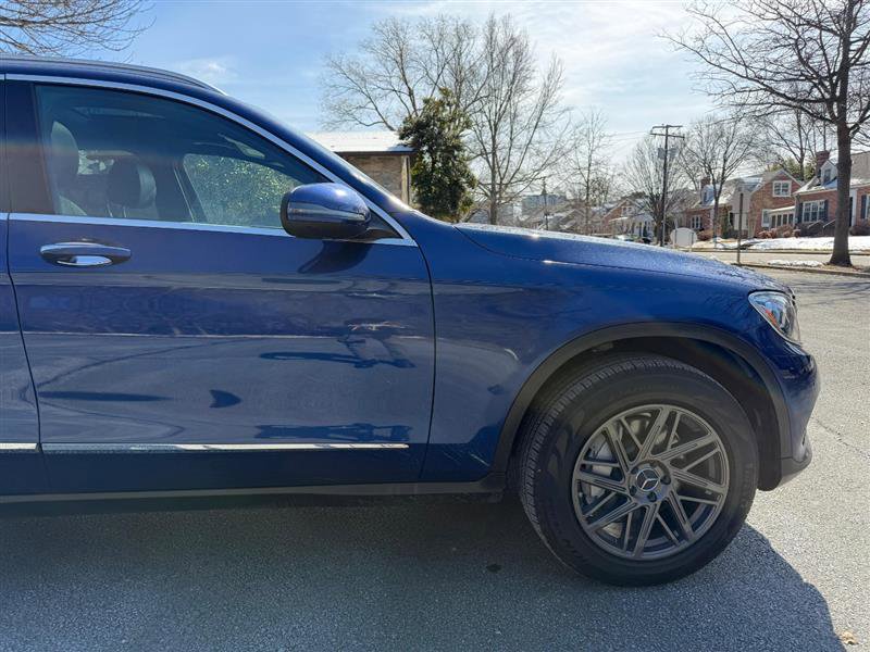 Used 2018 Mercedes-Benz GLC 300 4MATIC image 12