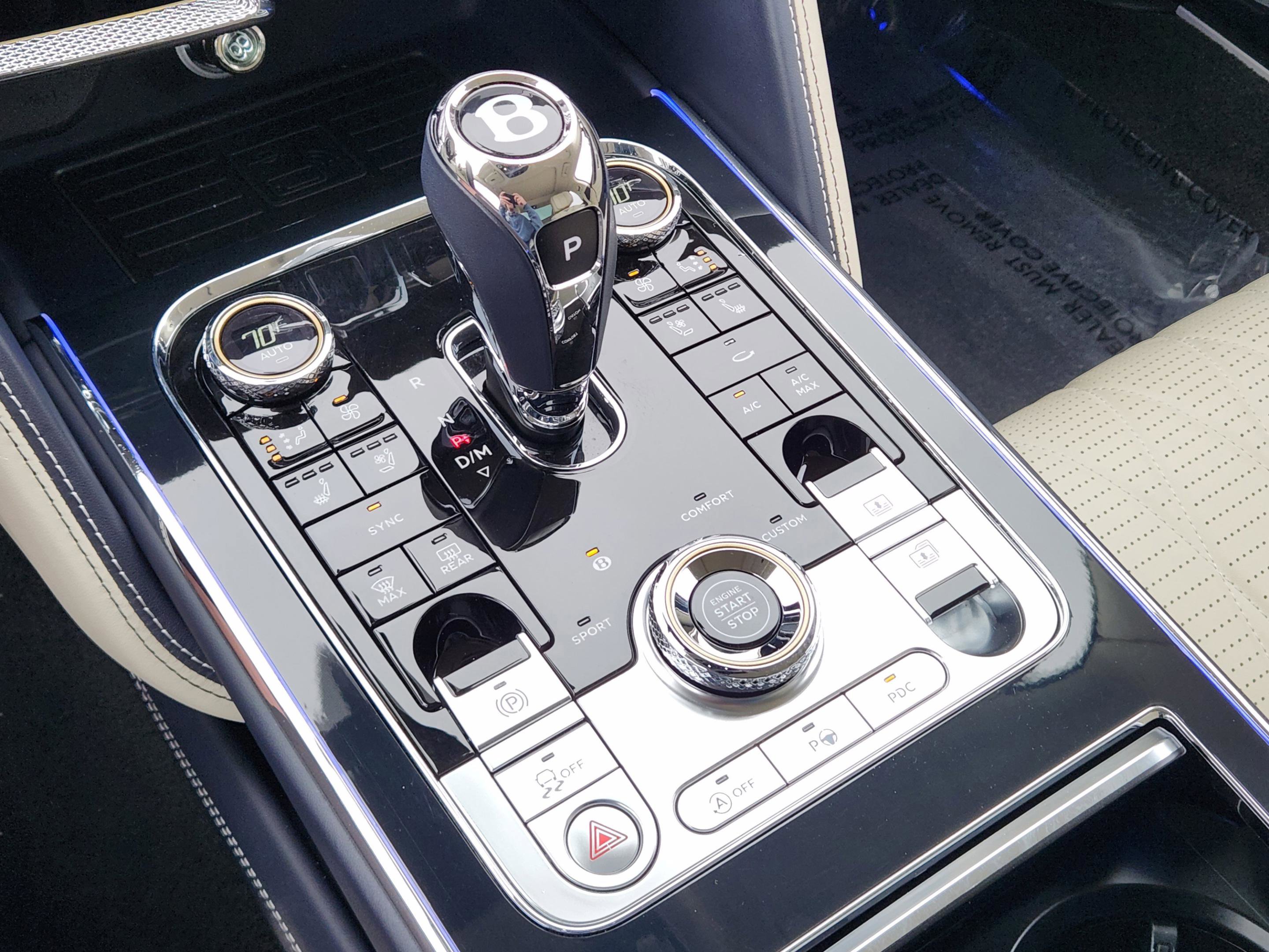 Used 2021 Bentley Flying Spur W12 image 14