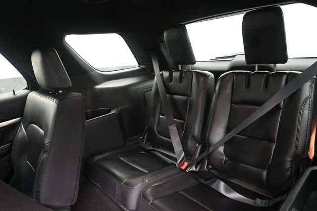 Used 2019 Ford Explorer XLT w/ Equipment Group 202A AWD/4WD image 20