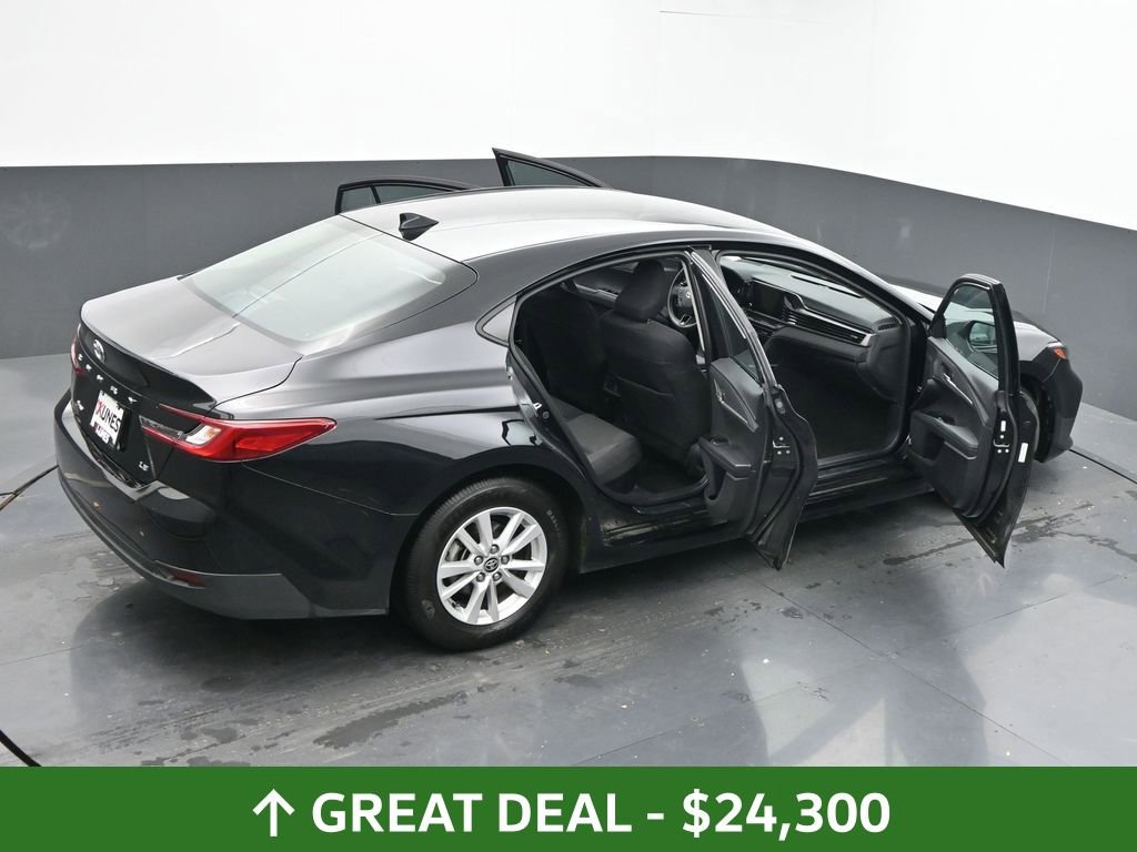 Used 2025 Toyota Camry LE image 65