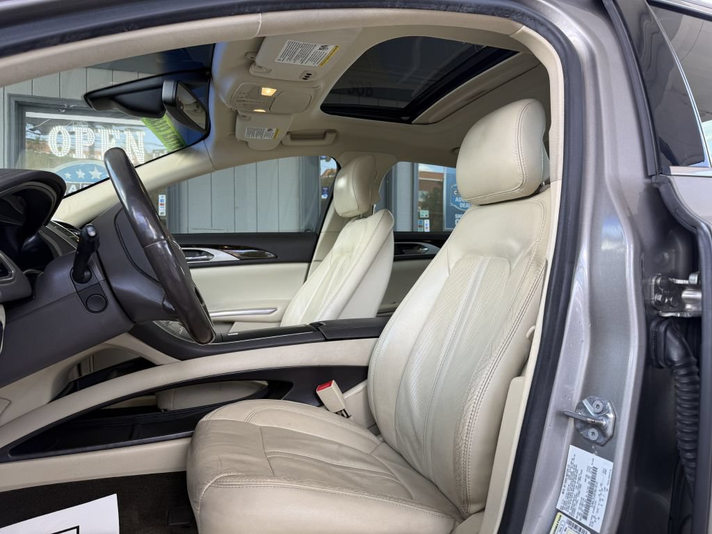 Used 2015 Lincoln MKZ Hybrid w/ Equipment Group 202A Reserve FWD image 9