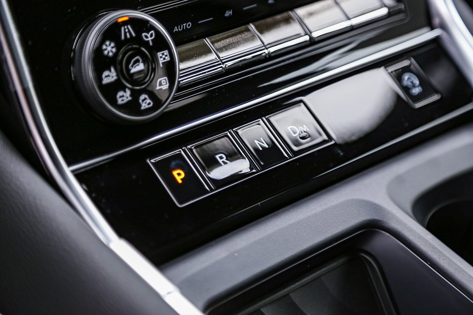 New 2025 Nissan Armada SL image 26