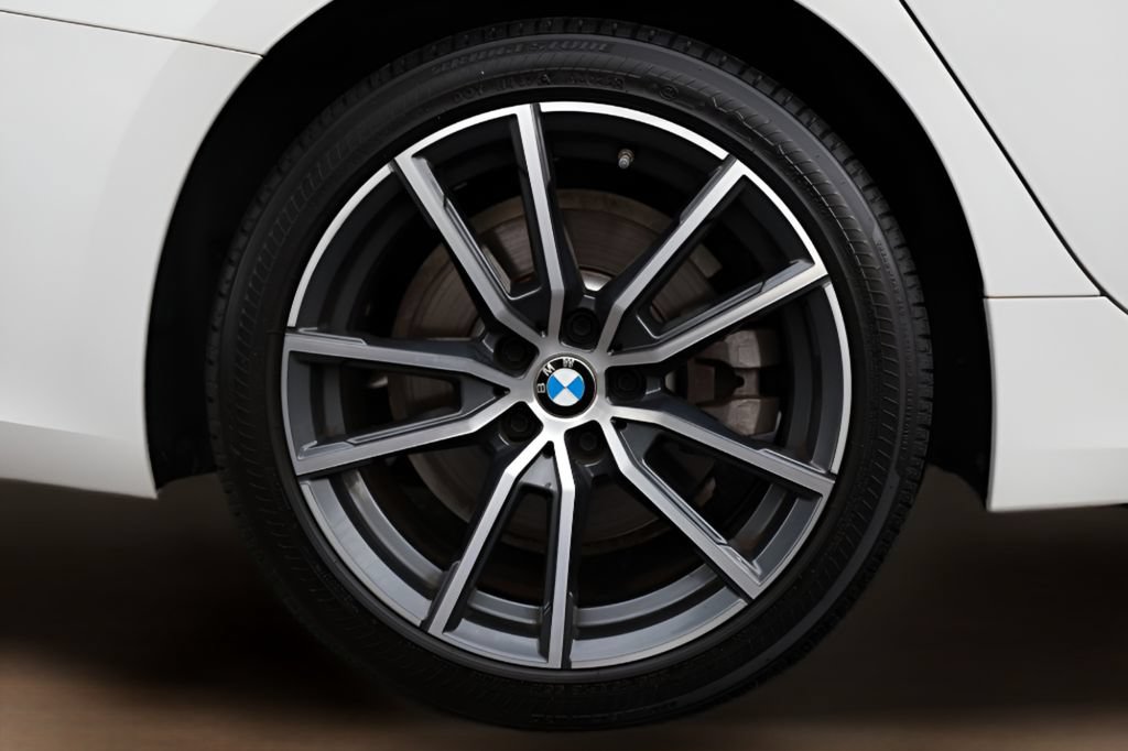 Used 2019 BMW 330i Sedan w/ Convenience Package RWD image 34