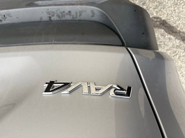 Used 2024 Toyota RAV4 LE AWD/4WD image 9