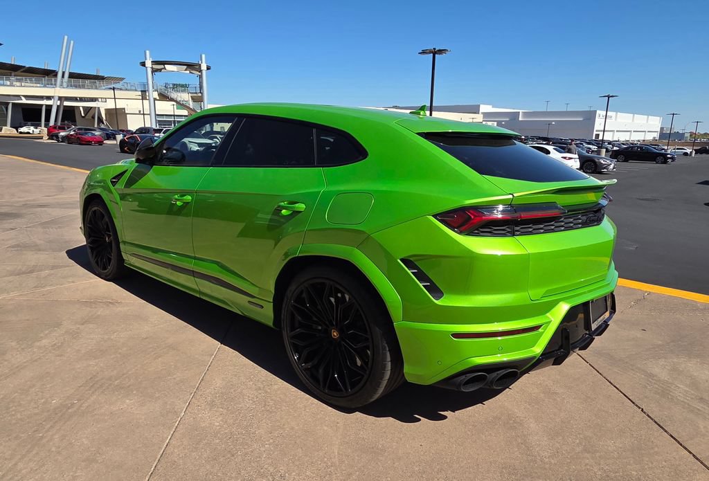 Used 2025 Lamborghini Urus SE AWD/4WD image 7
