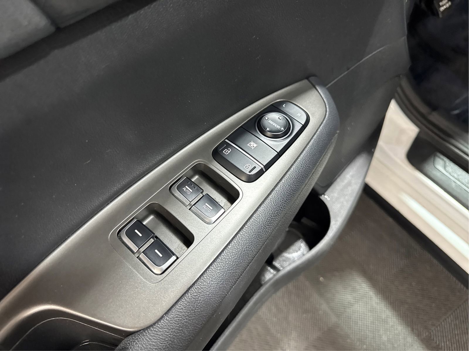 Used 2020 Kia Optima S w/ S Panoramic Sunroof Package image 26