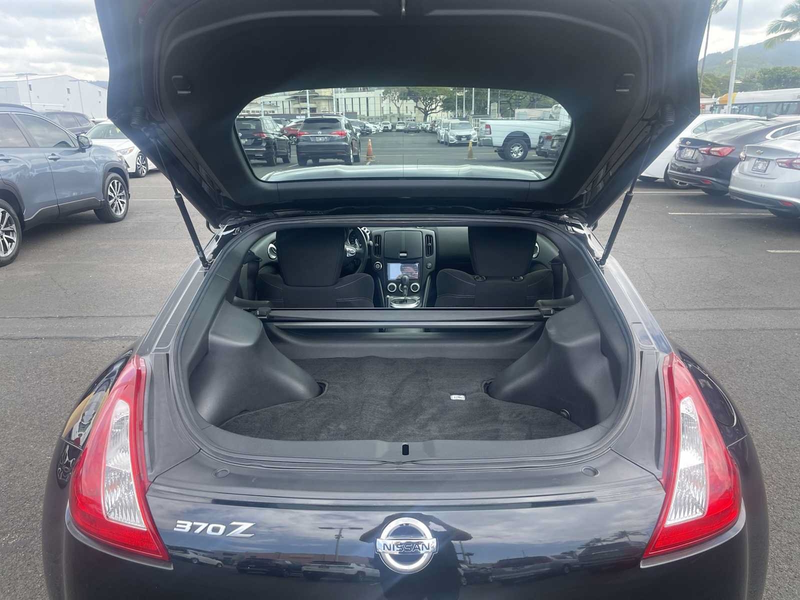 Used 2014 Nissan 370Z Coupe RWD image 19