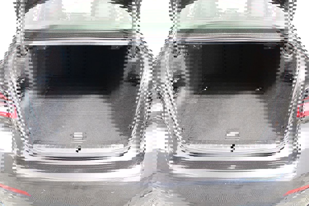 Used 2023 BMW 530e 530e w/ M Sport Package image 32