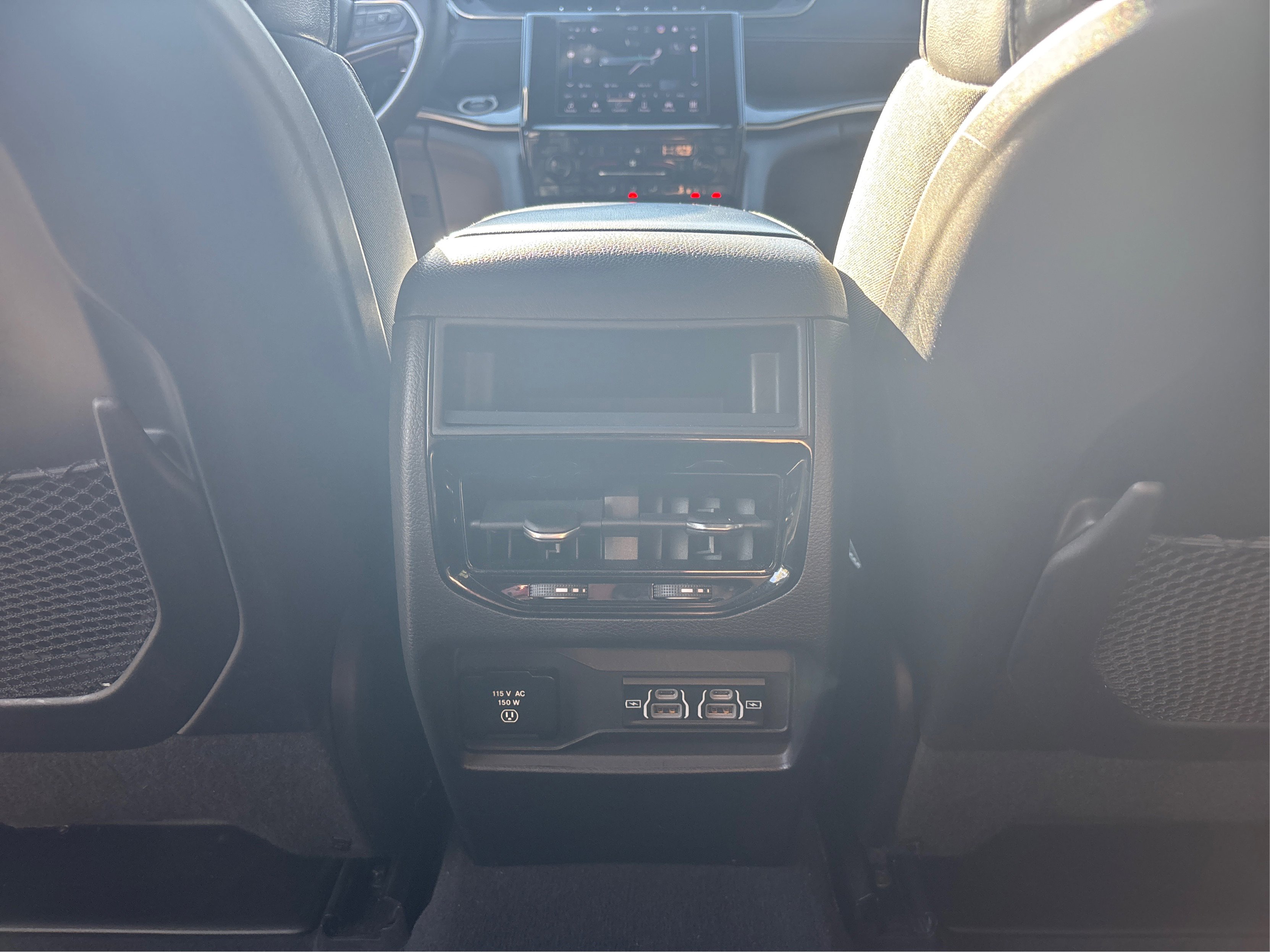 Used 2023 Jeep Grand Cherokee Altitude image 24