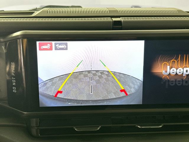 Used 2024 Jeep Wrangler Unlimited Sahara w/ Technology Group image 12