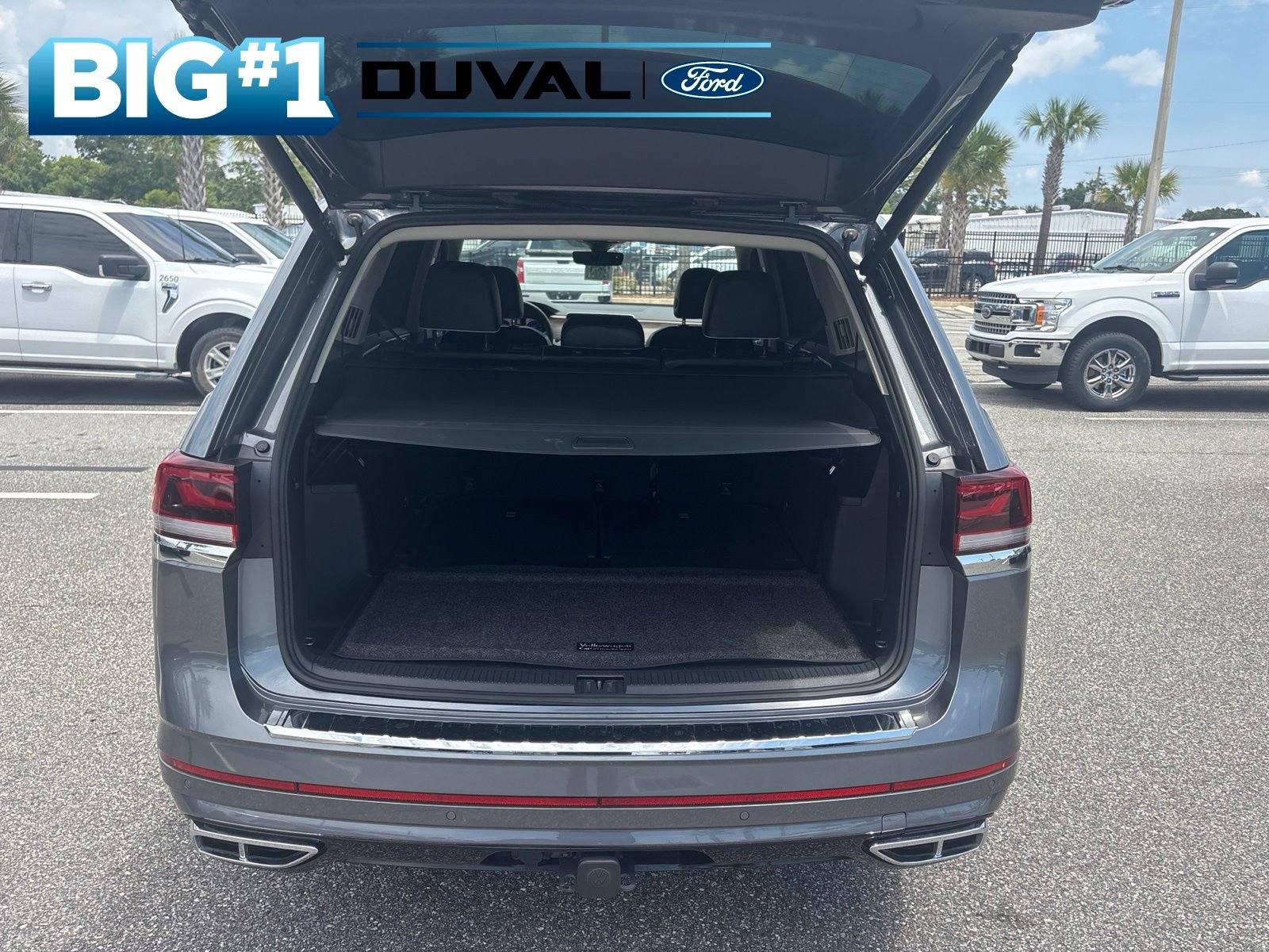 Used 2024 Volkswagen Atlas SEL Premium R-Line AWD/4WD image 7