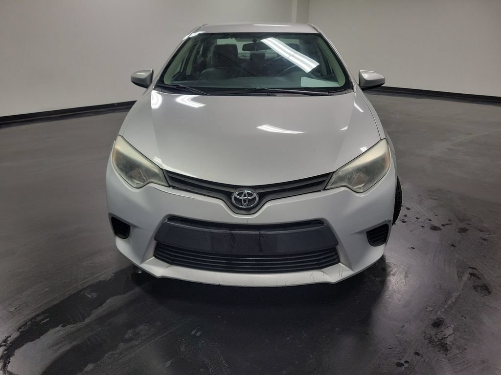 Used 2014 Toyota Corolla LE FWD image 2