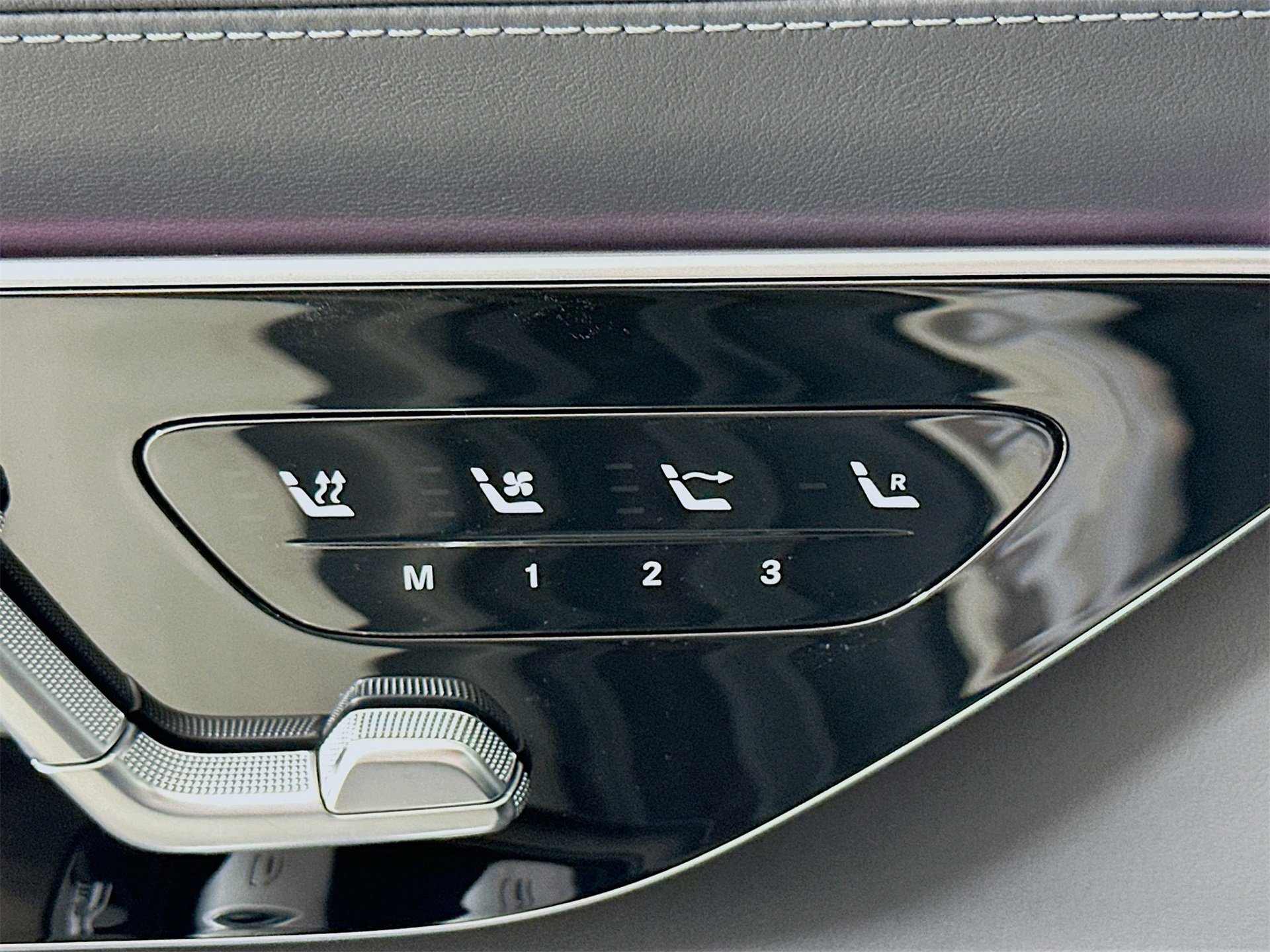 Certified 2022 Mercedes-Benz SL 55 AMG 4MATIC image 22