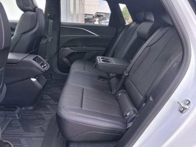 New 2026 Cadillac Lyriq Sport image 25