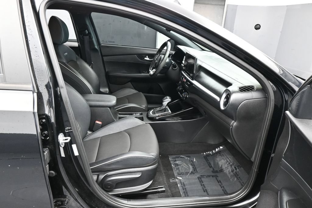 Used 2023 Kia Forte GT-Line w/ GT-Line Technology Package FWD image 34