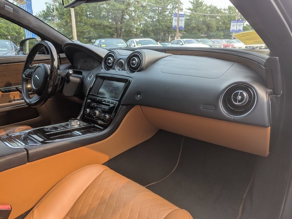 Used 2017 Jaguar XJ L Supercharged RWD image 42