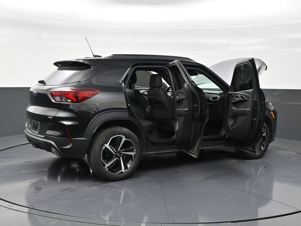 Used 2022 Chevrolet TrailBlazer RS w/ Sun and Liftgate Package FWD image 25