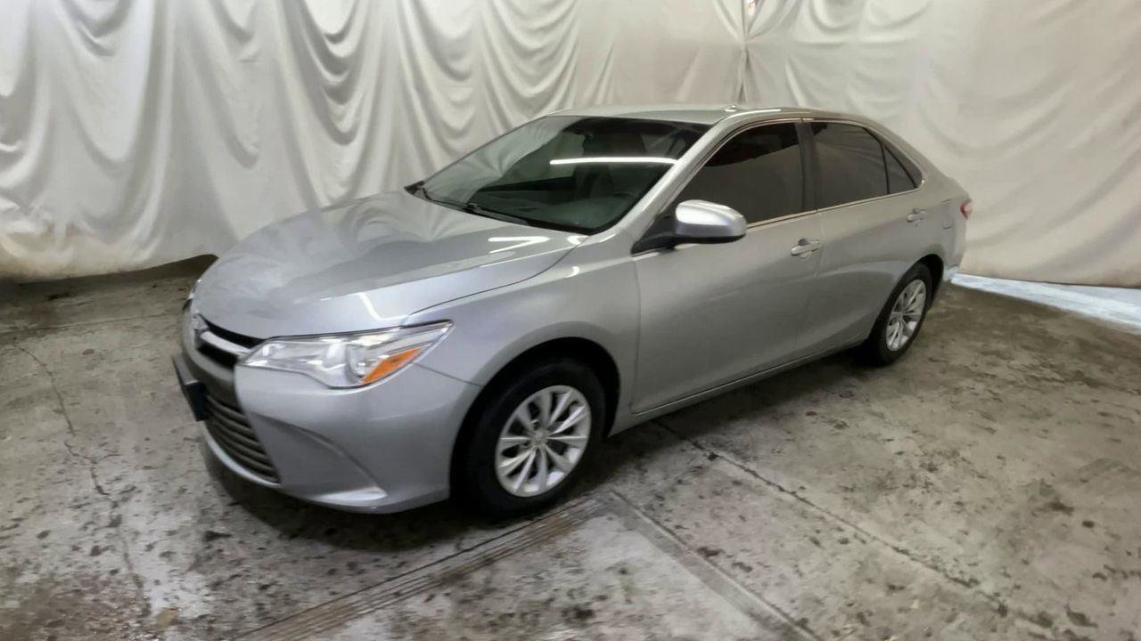 Used 2015 Toyota Camry LE FWD image 4