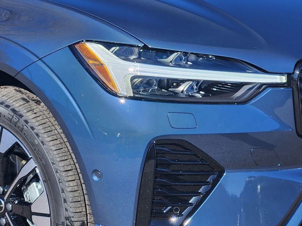 New 2026 Volvo XC60 B5 Plus w/ Protection Package Premier image 27