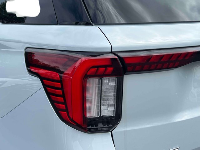 Used 2026 Ford Explorer Active AWD/4WD image 11