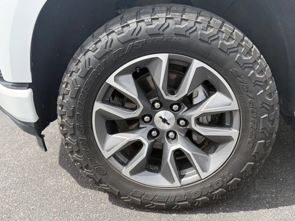 Used 2021 Chevrolet Silverado 1500 RST w/ Convenience Package II AWD/4WD image 9