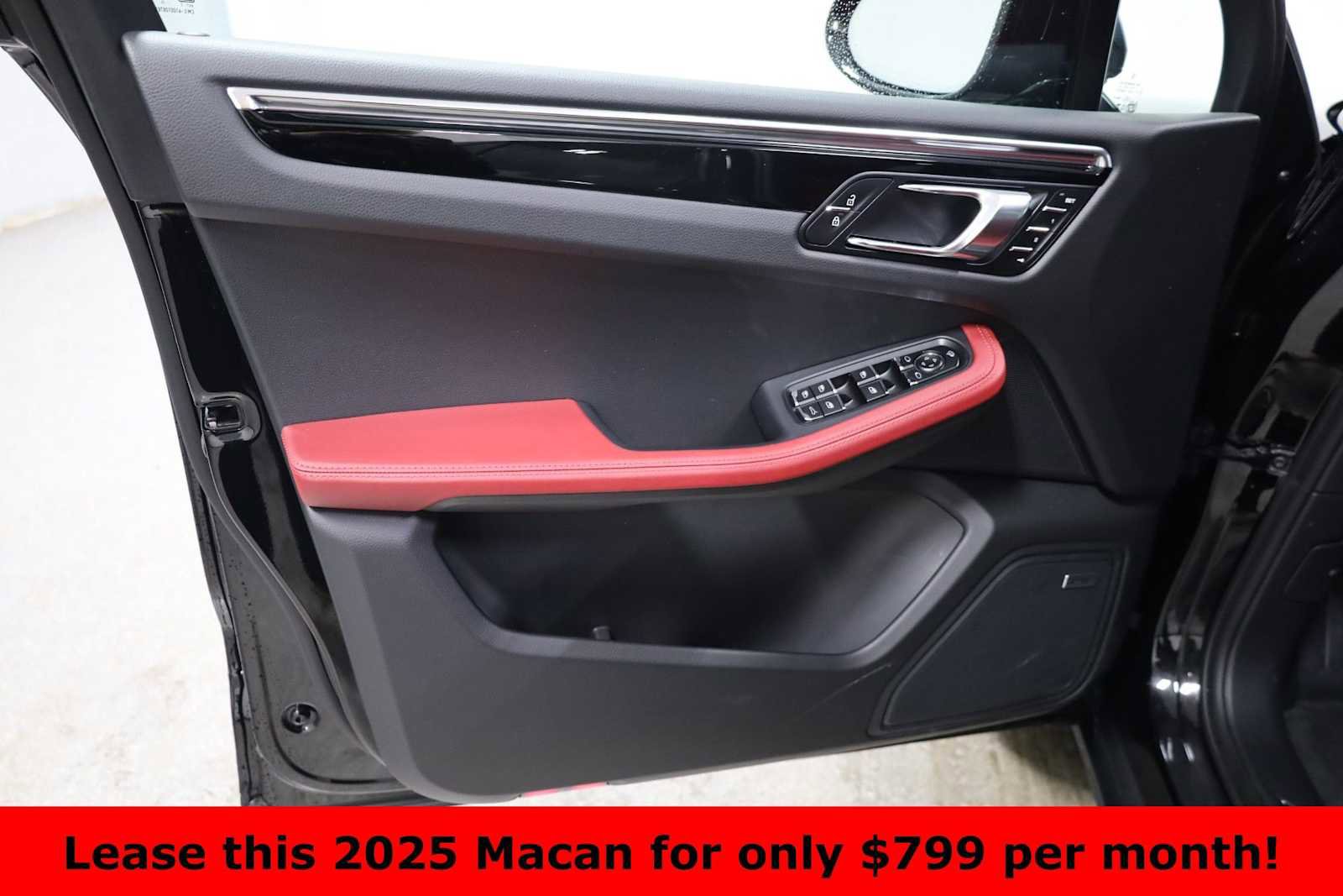 Certified 2025 Porsche Macan image 16